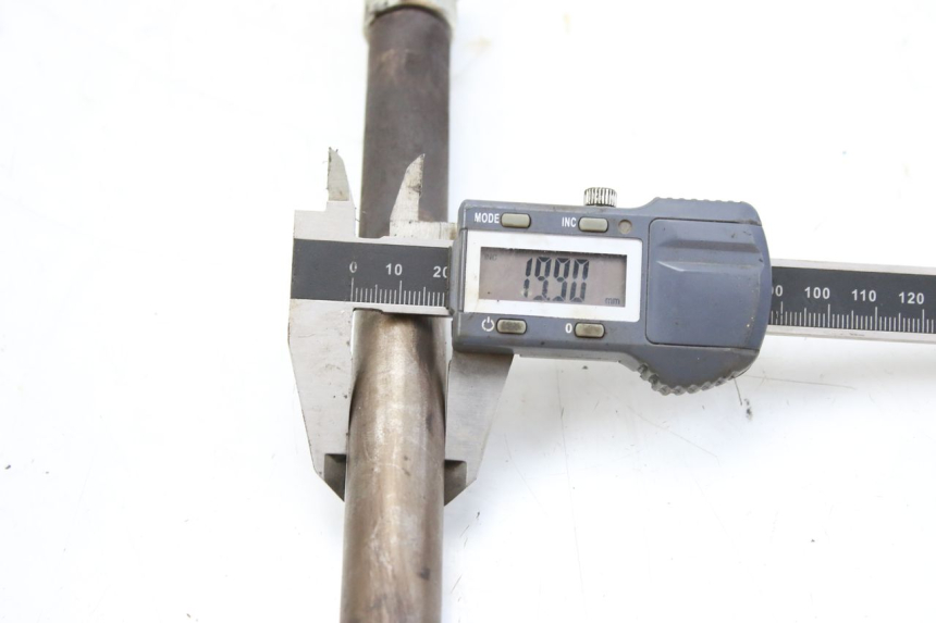 photo de AXE BRAS OSCILLANT KAWASAKI ZEPHYR 1100 ( - 1995) - État de surface