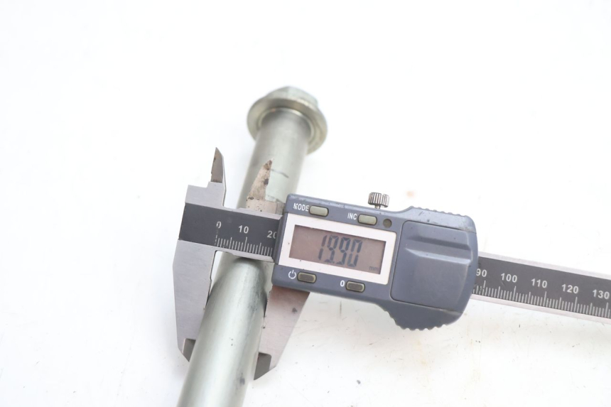photo de AXE BRAS OSCILLANT KAWASAKI ZX-6R ZX6R 600 (2000 - 2002) - Gros plan technique