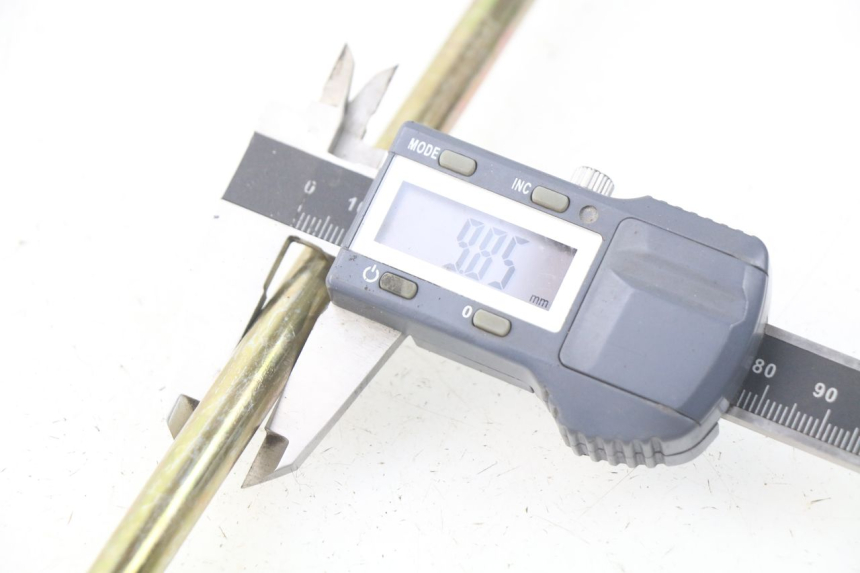 photo de AXE MOTEUR KYMCO AGILITY CITY 4T 50 (2008 - 2016) - Détail de la pièce