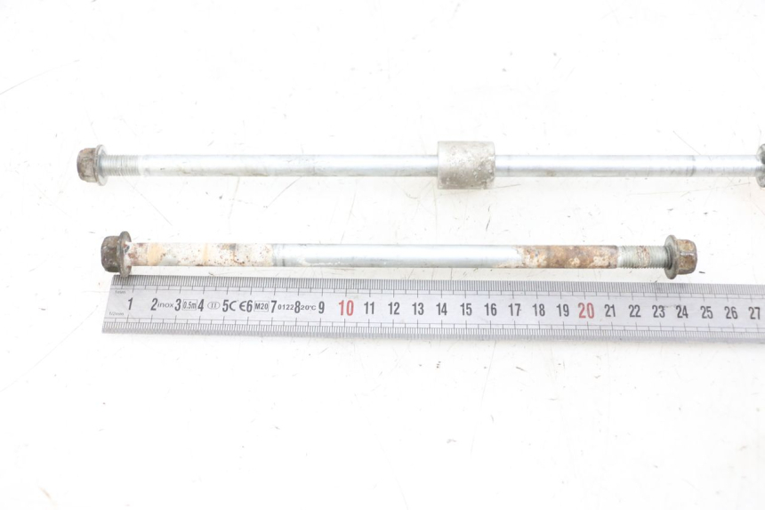 photo de AXE MOTEUR SUZUKI BURGMAN 650 (2013 - 2020) - Gros plan technique