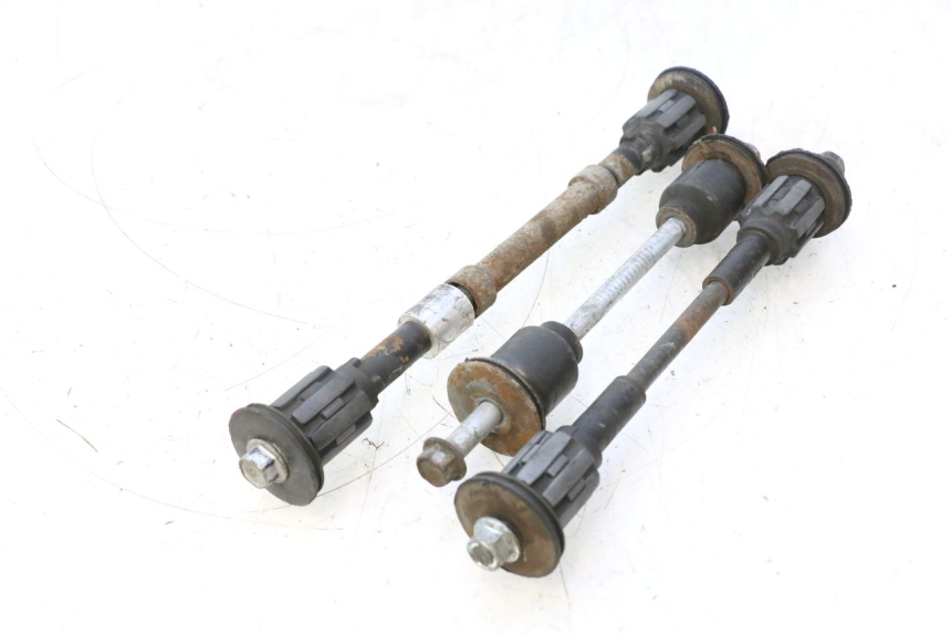 photo de AXE MOTEUR SUZUKI BURGMAN EXECUTIVE ABS 650 (2006 - 2012) - Gros plan technique