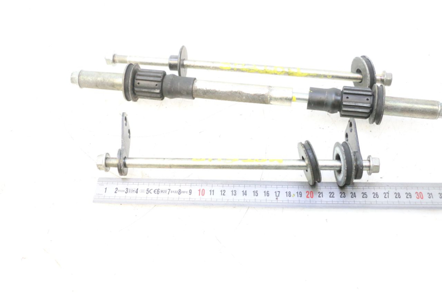 photo de AXE MOTEUR HONDA FJS SILVER WING SILVERWING 400 (2005 - 2008) - Gros plan technique