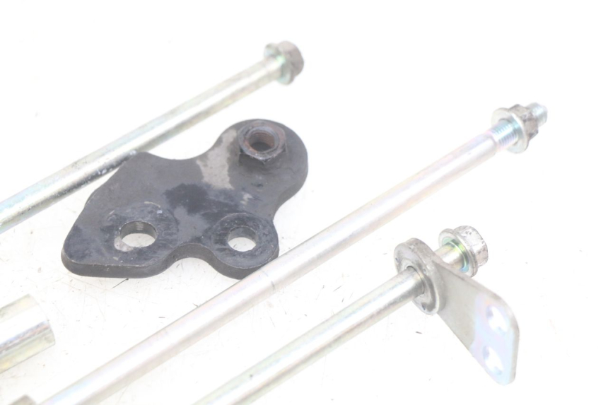 photo de AXE MOTEUR HONDA FJS SILVERWING SILVER WING 400 (2009 - 2016) - Autre angle de vue