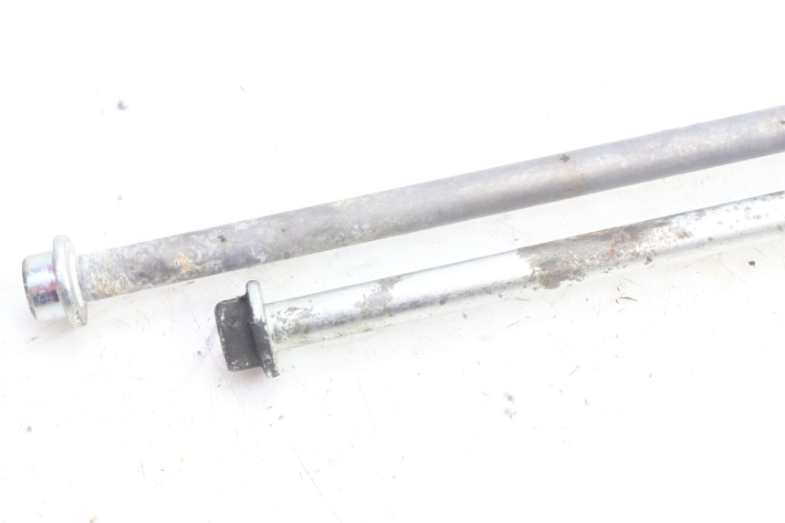 photo de AXE MOTEUR YAMAHA FZ8 800 (2010 - 2016) - Autre angle de vue