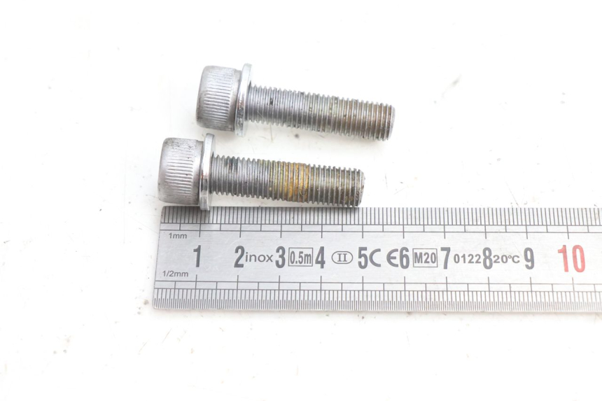photo de AXE MOTEUR YAMAHA FZ8 800 (2010 - 2016) - État de surface