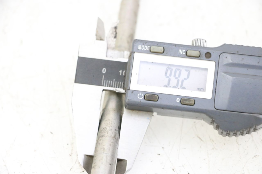 photo de AXE MOTEUR SUZUKI GSR 750 (2011 - 2017) - Zoom état d’usage