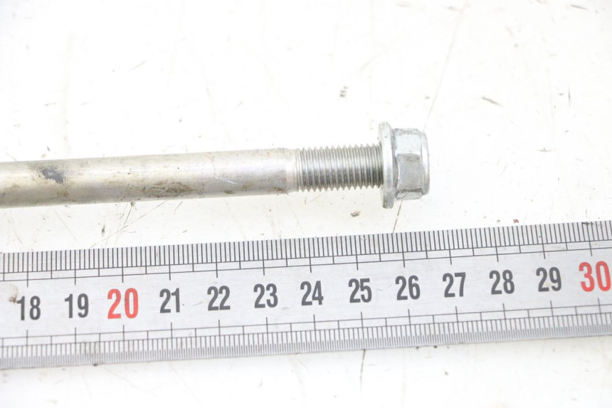 photo de AXE MOTEUR SUZUKI GSR 750 (2011 - 2017) - Autre angle de vue