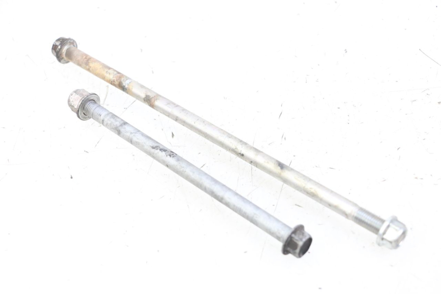 photo de AXE MOTEUR SUZUKI GSR 750 (2011 - 2017) - Points de fixation