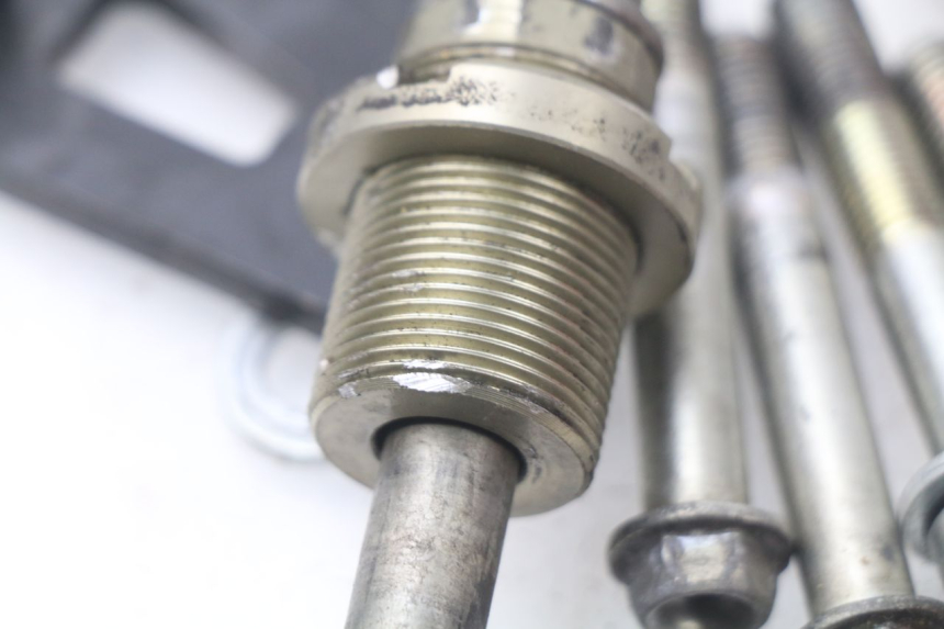 photo de AXE MOTEUR SUZUKI GSX-R GSXR K16 1000 (2012 - 2016) - Détail de la pièce