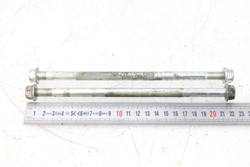 photo de AXE MOTEUR SUZUKI GSXR GSX-R 1000 (2003 - 2004) - Détail de la pièce