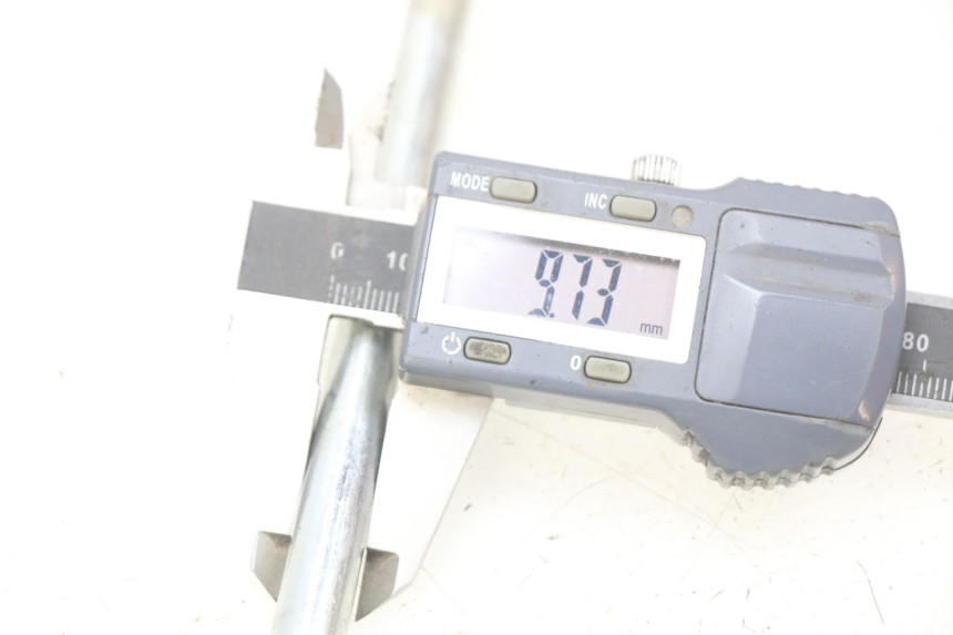 photo de AXE MOTEUR PIAGGIO MP3 LT 400 (2007 - 2012) - Zoom état d’usage