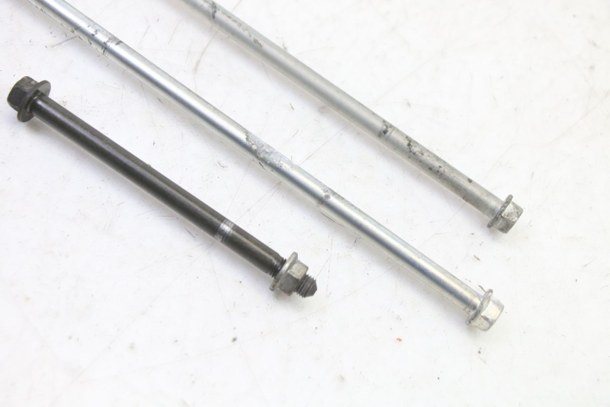 photo de AXE MOTEUR HONDA NTV DEAUVILLE 650 (2001 - 2006) - Zoom état d’usage