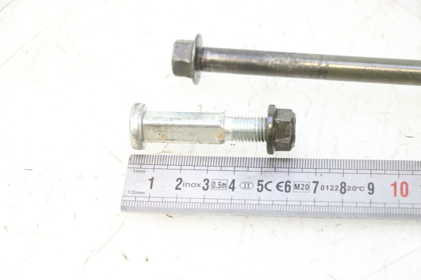 photo de AXE MOTEUR YAMAHA SLIDER 50 (1999 - 2004) - Détail de la pièce