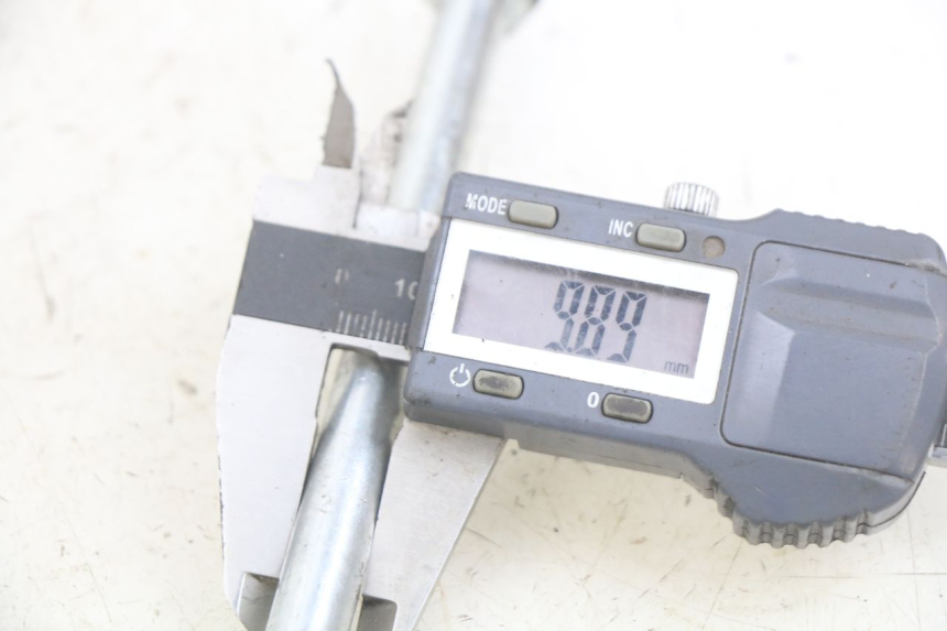 photo de AXE MOTEUR PEUGEOT SPEEDFIGHT LC 50 (1996 - 2002) - Autre angle de vue