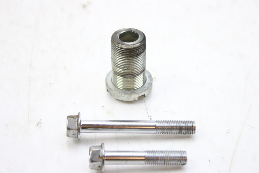 photo de AXE MOTEUR SUZUKI SV S 650 (1999 - 2002) - Vue d’ensemble