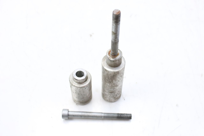 photo de AXE MOTEUR SUZUKI SV S 650 (1999 - 2002) - Marquages et références