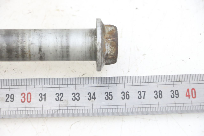 photo de AXE ROUE ARRIERE HONDA CBF 500 (2004 - 2007) - Zoom état d’usage