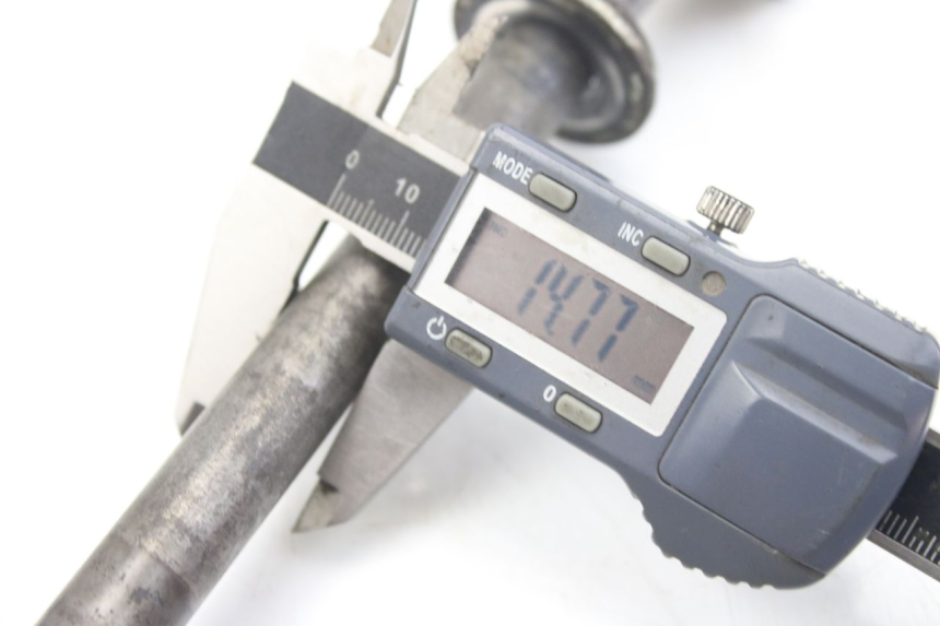 photo de AXE ROUE ARRIERE XTRM FACTORY DIRTBIKE BSE 150 - Zoom état d’usage