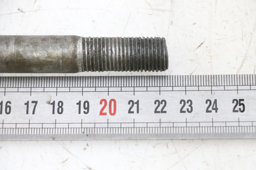 photo de AXE ROUE ARRIERE BSE DIRTBIKE PH10L 125 - Autre angle de vue