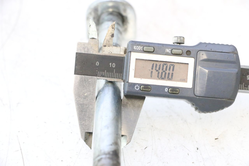 photo de AXE ROUE ARRIERE MINI MX DRIFT 150 - Autre angle de vue