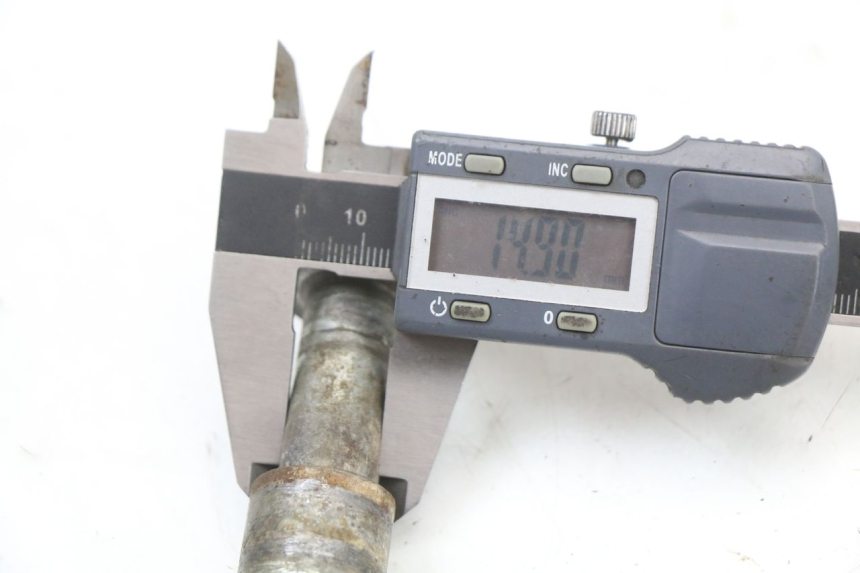 photo de AXE ROUE ARRIERE KSR RACING DRIFT 140 - Autre angle de vue