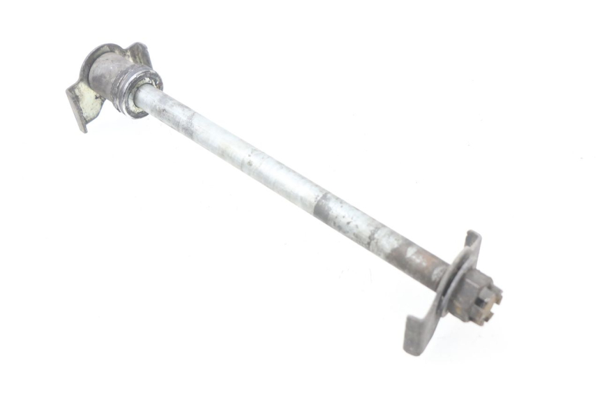 photo de AXE ROUE ARRIERE KAWASAKI ER5 ER-5 500 (2001 - 2004) - Gros plan technique