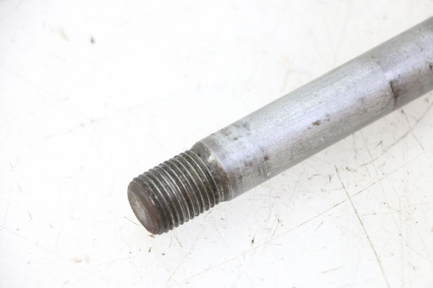 photo de AXE ROUE ARRIERE APRILIA ETX 125 (1998 - 2002) - Vue d’ensemble