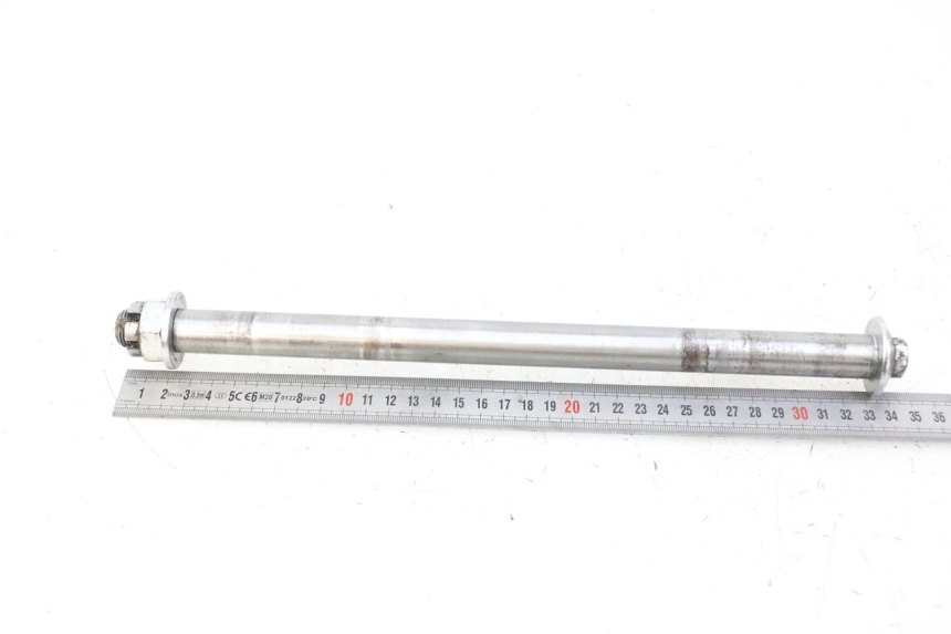 photo de AXE ROUE ARRIERE YAMAHA FJ 36Y 1100 (1984 - 1985) - Gros plan technique