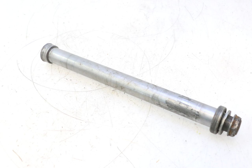 photo de AXE ROUE ARRIERE GILERA GP 800 (2007 - 2013) - Zoom état d’usage