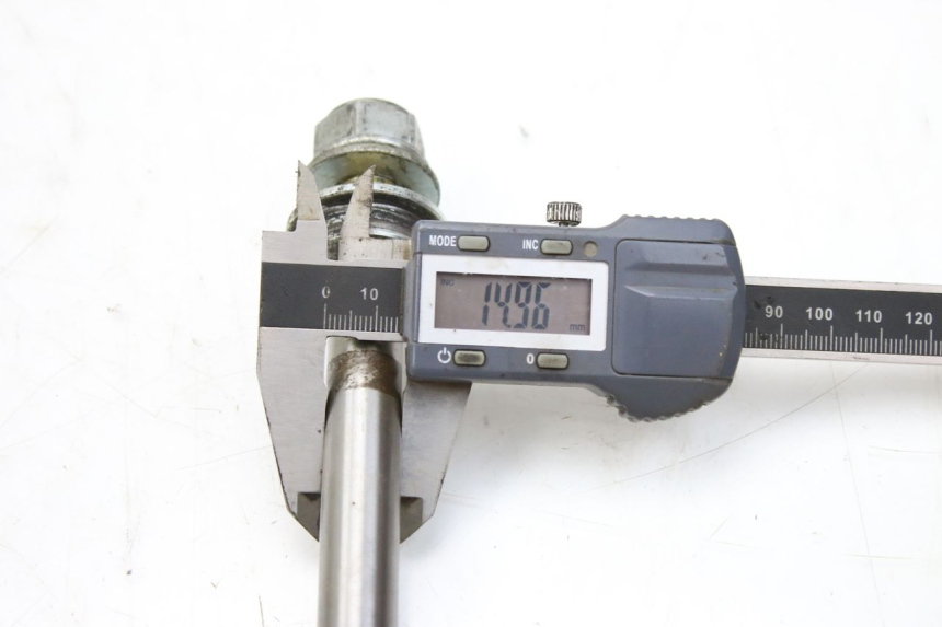 photo de AXE ROUE ARRIERE SYM HUSKY 125 (1999 - 2005) - Vue d’ensemble