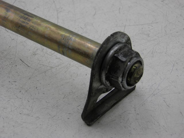 photo de AXE ROUE ARRIERE HYOSUNG COMET GT 125 (2002 - 2007) - Détail de la pièce