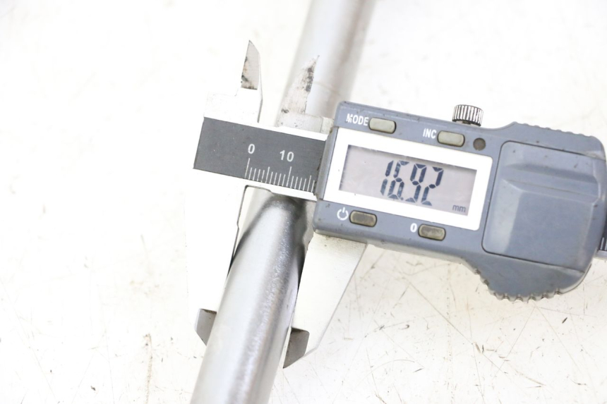 photo de AXE ROUE ARRIERE KEEWAY K-LIGHT KLIGHT 125 (2018 - 2025) - Autre angle de vue