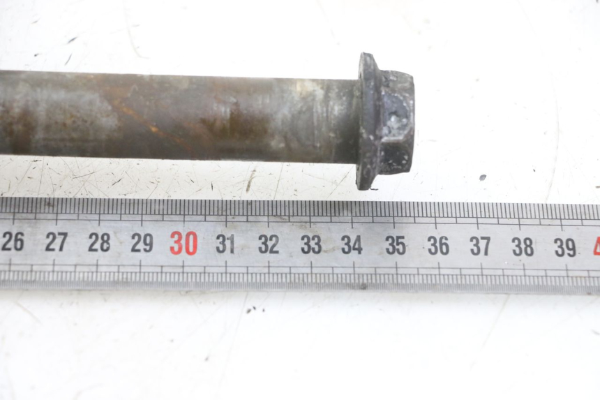 photo de AXE ROUE ARRIERE KAWASAKI ZR7 ZR-7 S 750 (1999 - 2004) - Zoom état d’usage