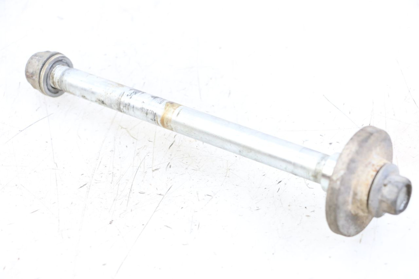 photo de AXE ROUE ARRIERE KYMCO STRYKER OFF ROAD 125 (1999 - 2005) - Vue principale