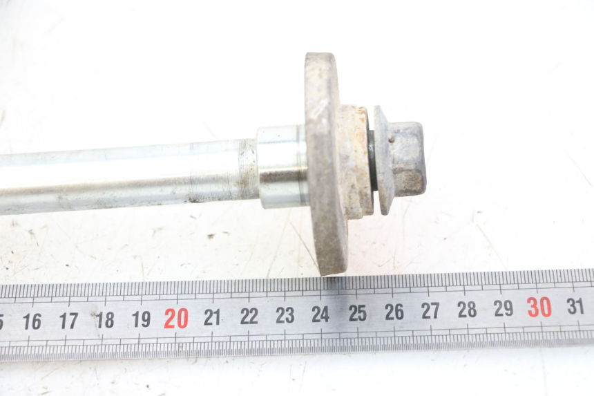 photo de AXE ROUE ARRIERE KYMCO STRYKER OFF ROAD 125 (1999 - 2005) - Zoom état d’usage