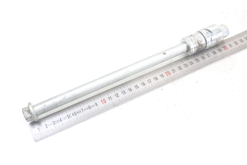 photo de AXE ROUE ARRIERE MASAI SCRAMBLER SPORT 125 (2021 - 2025) - Zoom état d’usage