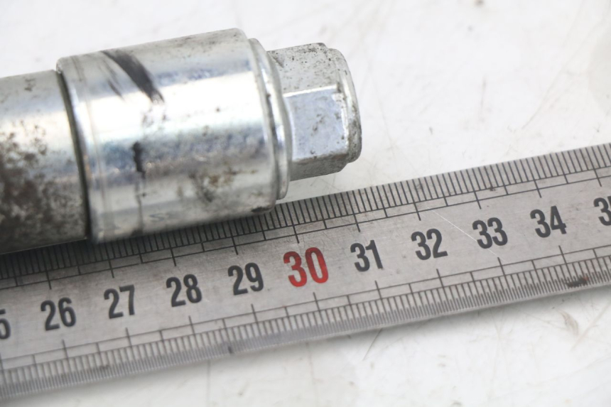 photo de AXE ROUE ARRIERE MASAI SCRAMBLER SPORT 125 (2021 - 2025) - Autre angle de vue