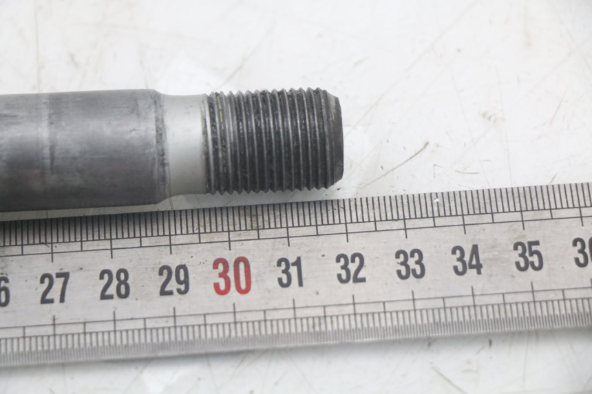 photo de AXE ROUE ARRIERE HONDA NTV DEAUVILLE 650 (1998 - 2001) - Zoom état d’usage