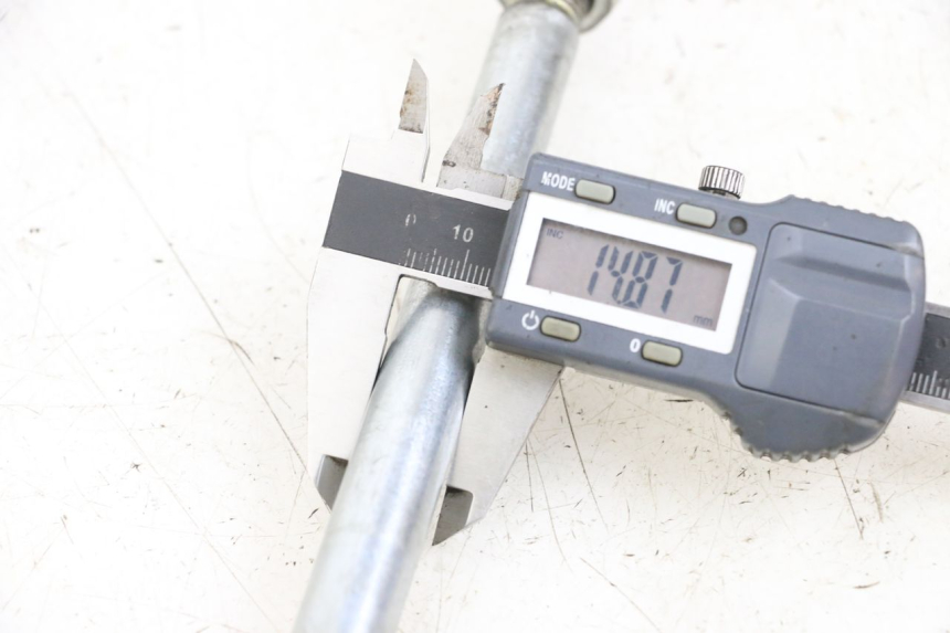 photo de AXE ROUE ARRIERE ASTOR ORCAL 125 (2015 - 2017) - Autre angle de vue