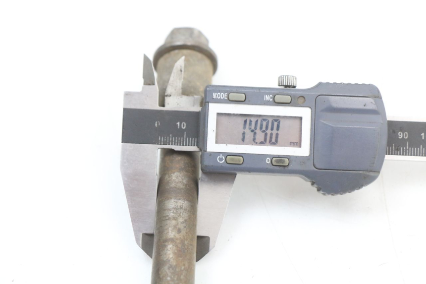 photo de AXE ROUE ARRIERE YCF PIT BIKE 125 (2010 - 2018) - Autre angle de vue