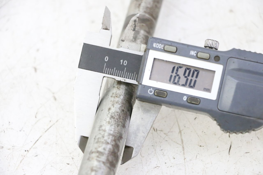 photo de AXE ROUE ARRIERE MAG POWER R-STREET 50 (2016 - 2025) - Détail de la pièce