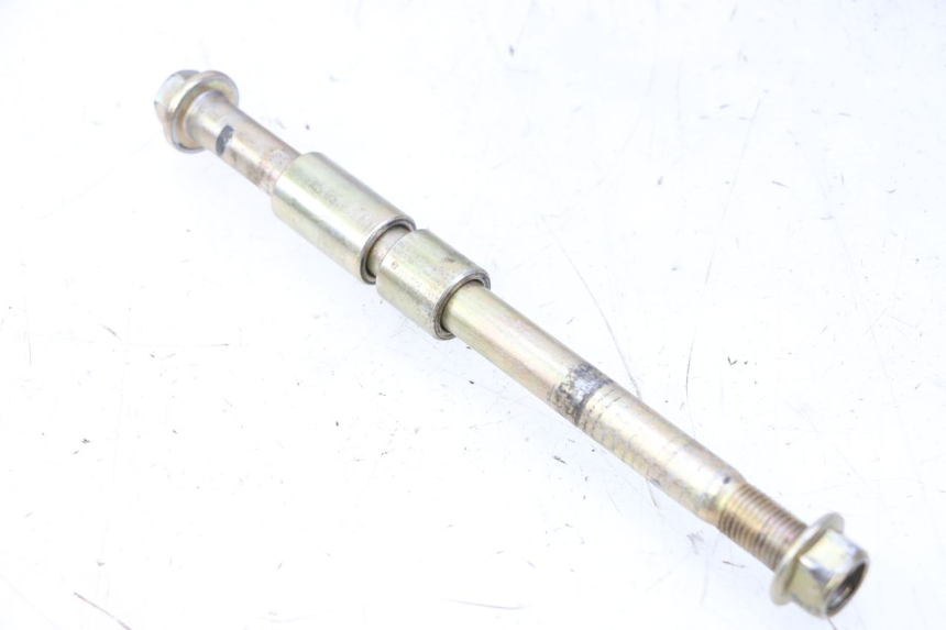 photo de AXE ROUE ARRIERE APOLLO RFZ 150 - Gros plan technique