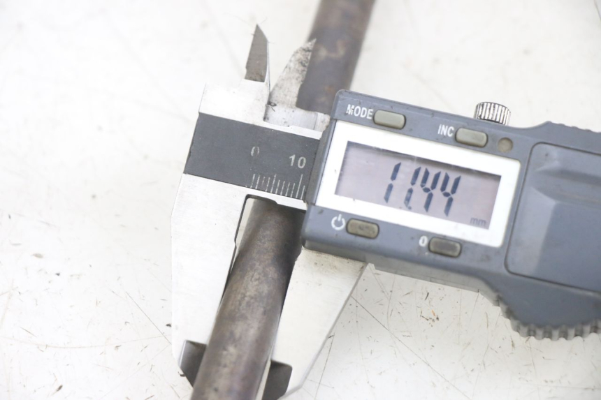 photo de AXE ROUE ARRIERE GILERA RK 50 (1996 - 1999) - Détail de la pièce