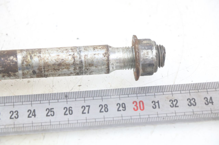 photo de AXE ROUE ARRIERE YAMASAKI ROADSTER 50 (2013 - 2018) - Détail de la pièce