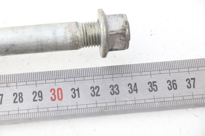 photo de AXE ROUE ARRIERE SUZUKI RV VAN VAN 125 (2003 - 2008) - Zoom état d’usage