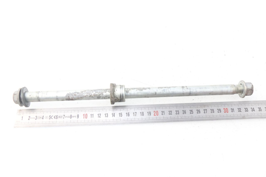 photo de AXE ROUE ARRIERE SUZUKI RV VAN VAN 125 (2003 - 2008) - Autre angle de vue