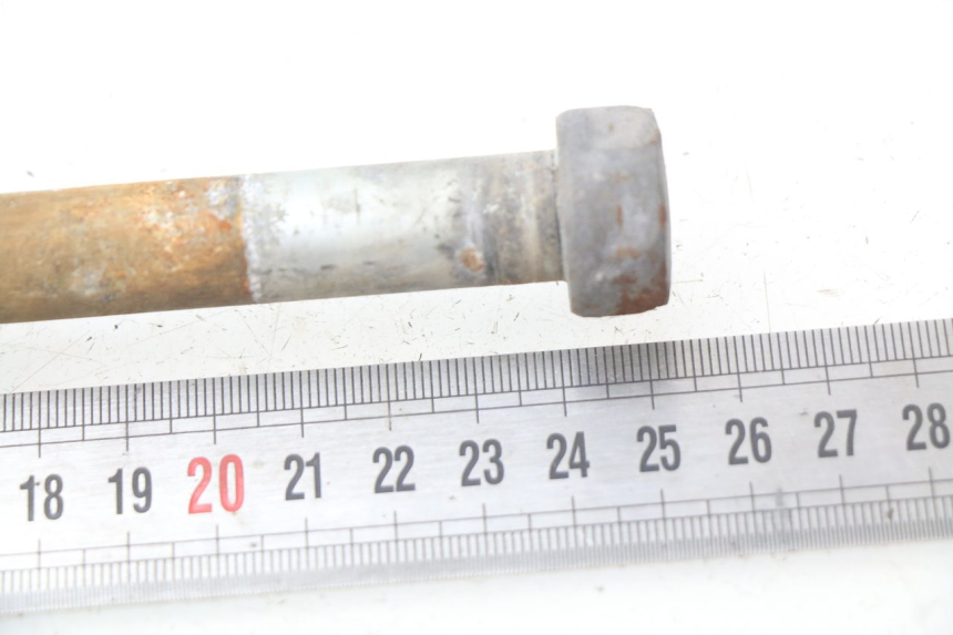 photo de AXE ROUE ARRIERE YAMAHA SR 125 (1982 - 2003) - Zoom état d’usage