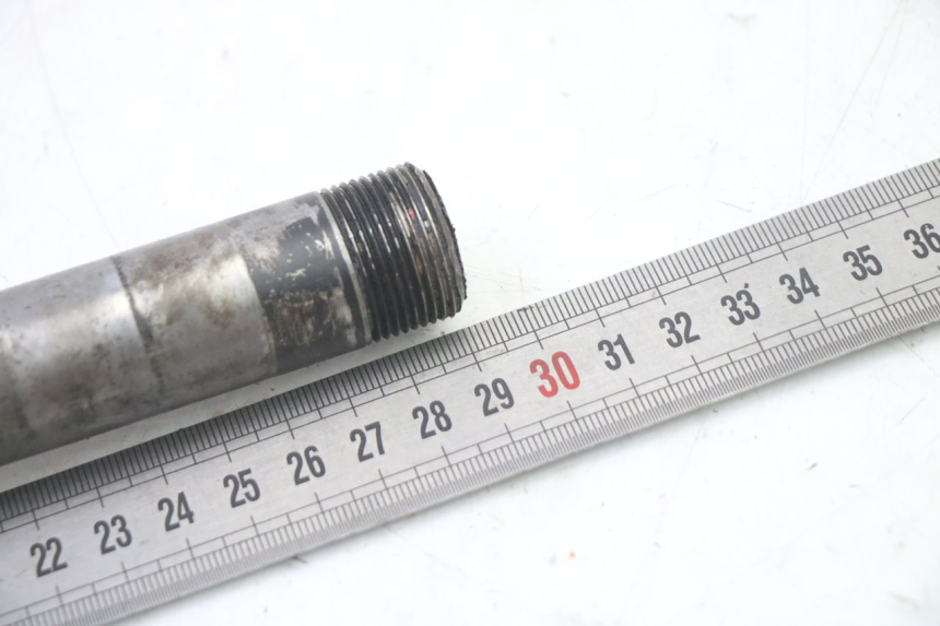 photo de AXE ROUE ARRIERE KTM SUPERENDURO R 950 (2005 - 2009) - Autre angle de vue