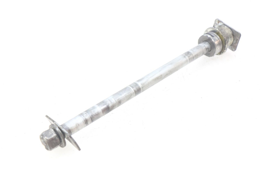 photo de AXE ROUE ARRIERE SUZUKI SV N 650 (1999 - 2002) - Gros plan technique