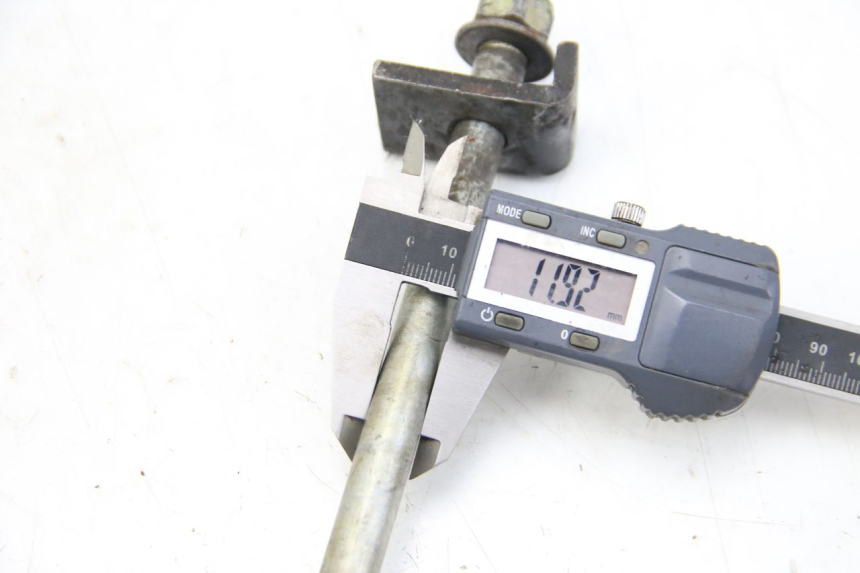 photo de AXE ROUE ARRIERE APRILIA SX 50 (2011 - 2017) - Zoom état d’usage